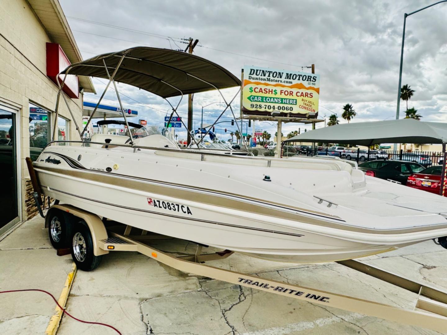 2002 White Hurricane 201 , located at 2190 Hwy 95, Bullhead City, AZ, 86442, (928) 704-0060, 0.000000, 0.000000 - 2001 Hurricane boat model 201. Super clean. On consignment. great hul. runs great . just serviced. 20 ft . 5.0 mercruiser mp engine . 418 hours on boat. Lake ready. clean interior. $15777 or best offer . on consignment. - Photo#2